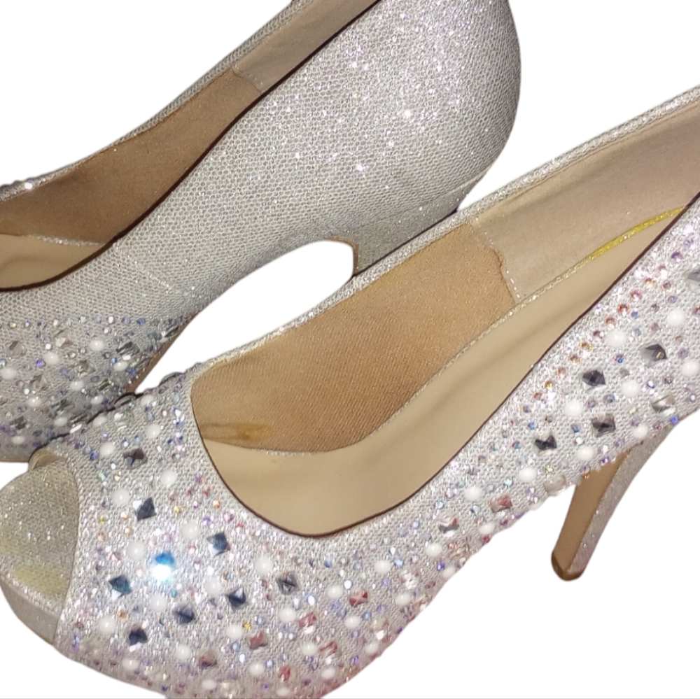 Shoes - Picture 2 of 3